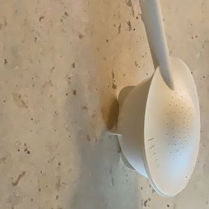 Tupperware while plastic food strainer with cover